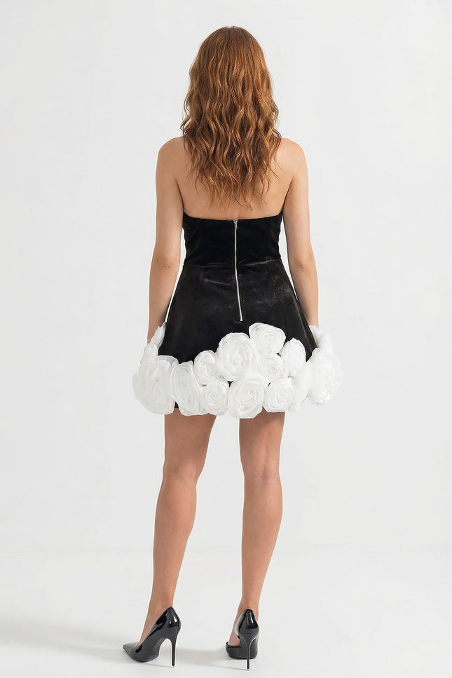 Chloé - Elegant Mini Dress with Rose Appliqué