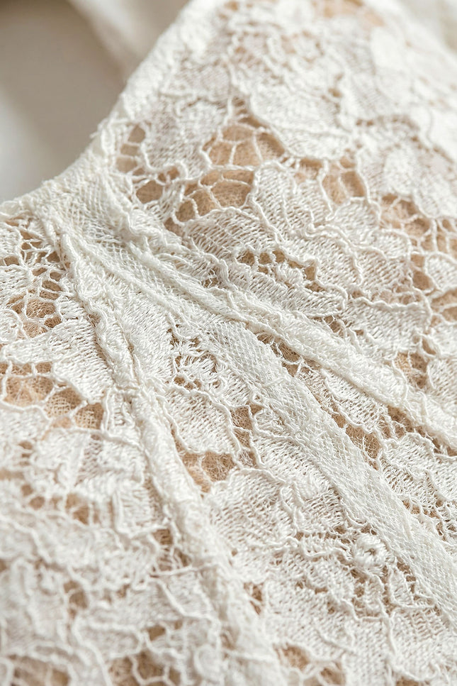 Théa - Delicate Lace Dress with Short Sleeves and Waist Belt